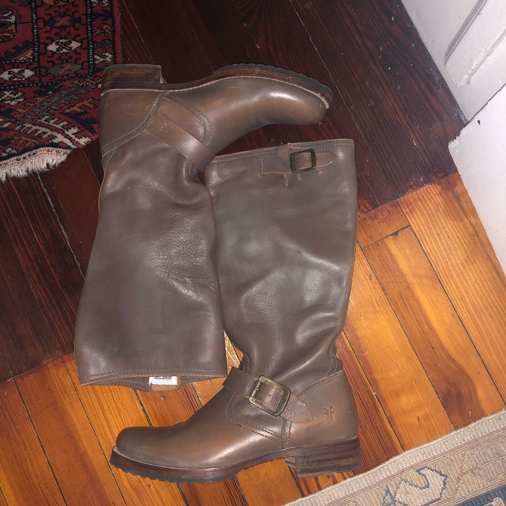 LIKE NEW FRYE VERONICA SLOUCH MOTORCYCLE RIDING BOOT BROWN